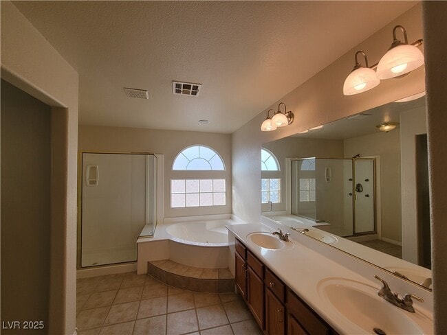 Building Photo - 10650 Timber Stand St