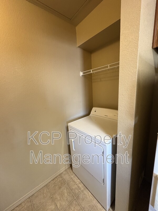 Building Photo - 6400 Massard Rd