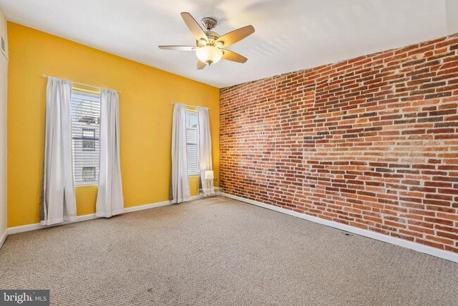Building Photo - 49 E Heath St