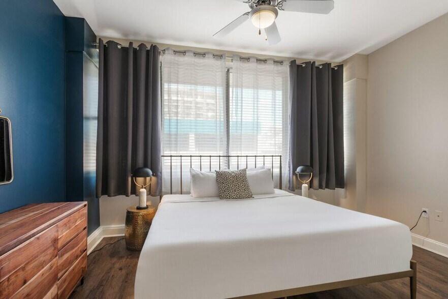 Building Photo - 925 Common St