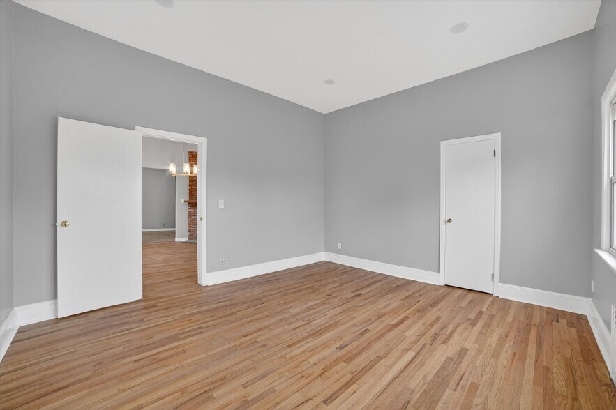 Building Photo - 4 Amackassin Ter