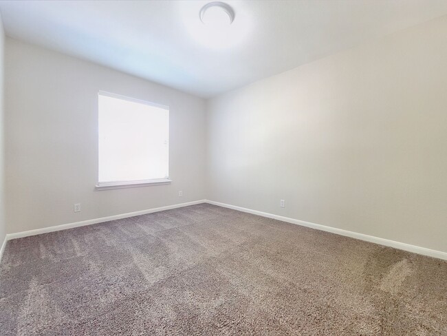 Building Photo - Beautiful Single Family - 4/BR 2.5/BA