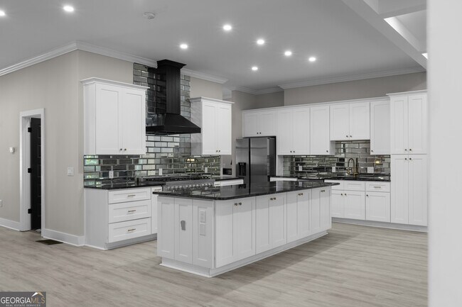 Building Photo - 1331 Diamond Ave SE