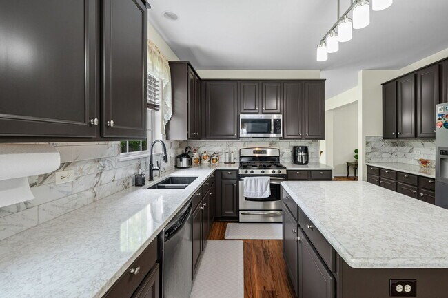 Building Photo - 126 Redmond Dr