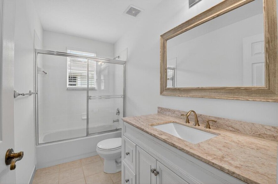 Building Photo - 16206 Sierra Palms Dr