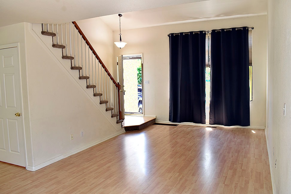 Building Photo - 1545 Spring Water Pl