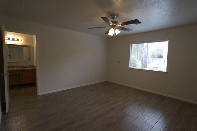 Building Photo - 28711 Atherstone St
