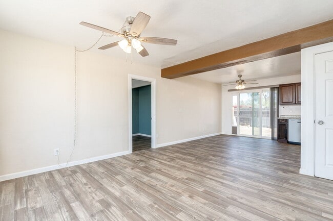 Building Photo - 6629 E Escalante Rd