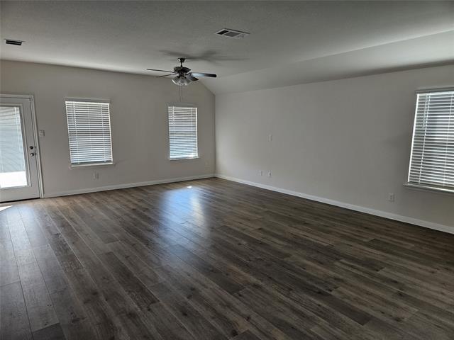 Building Photo - 903 Emerald Gate Dr