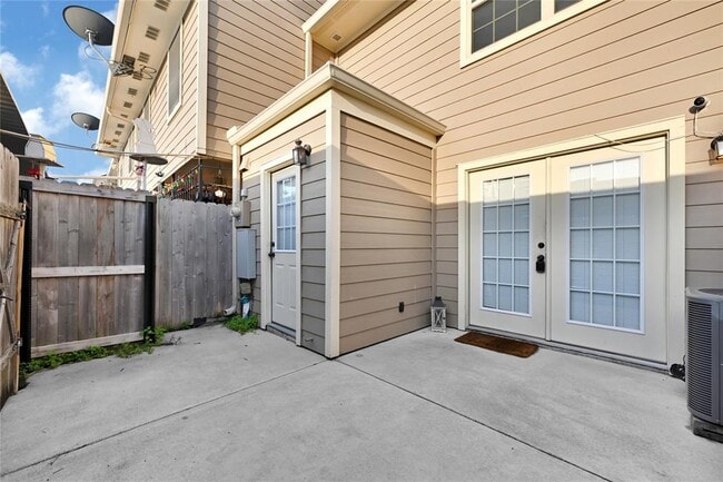 Building Photo - 4960 Milwee St