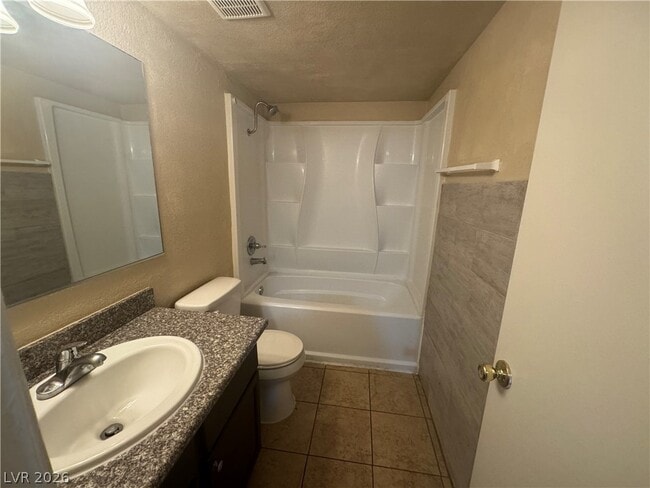 Building Photo - 4360 Twin View Cir