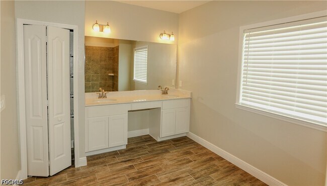 Building Photo - 8792 Cascade Price Cir