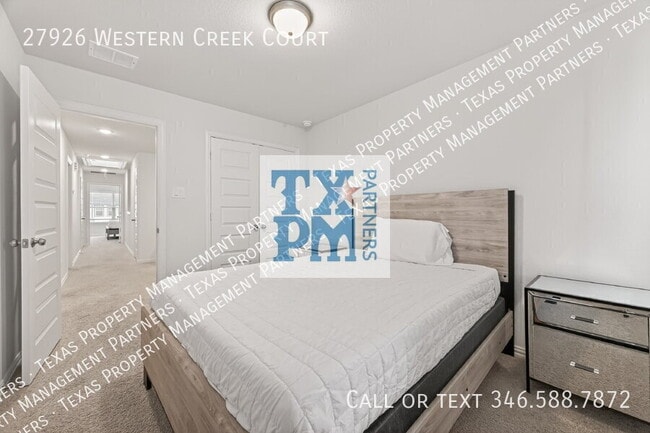 Building Photo - 27926 Western Crk Ct