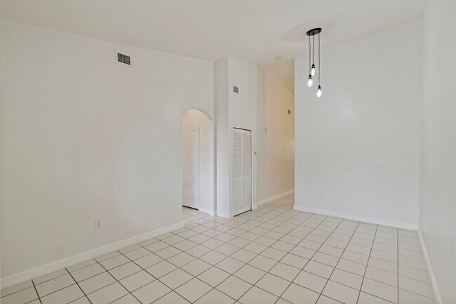 Building Photo - 2-bath condo on the 2nd floor with a newly...