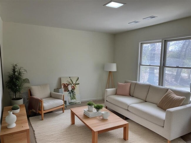 Building Photo - 158 Albemarle Dr