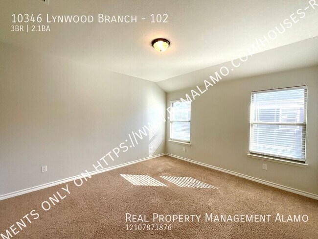 Building Photo - 10346 Lynwood Branch