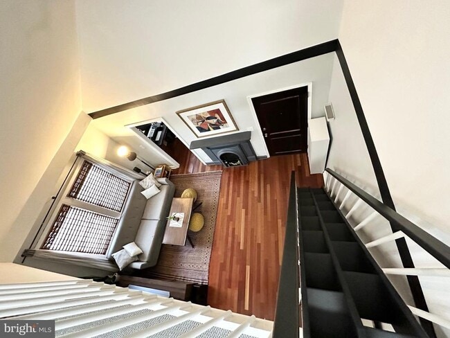 Building Photo - 718 S Washington St