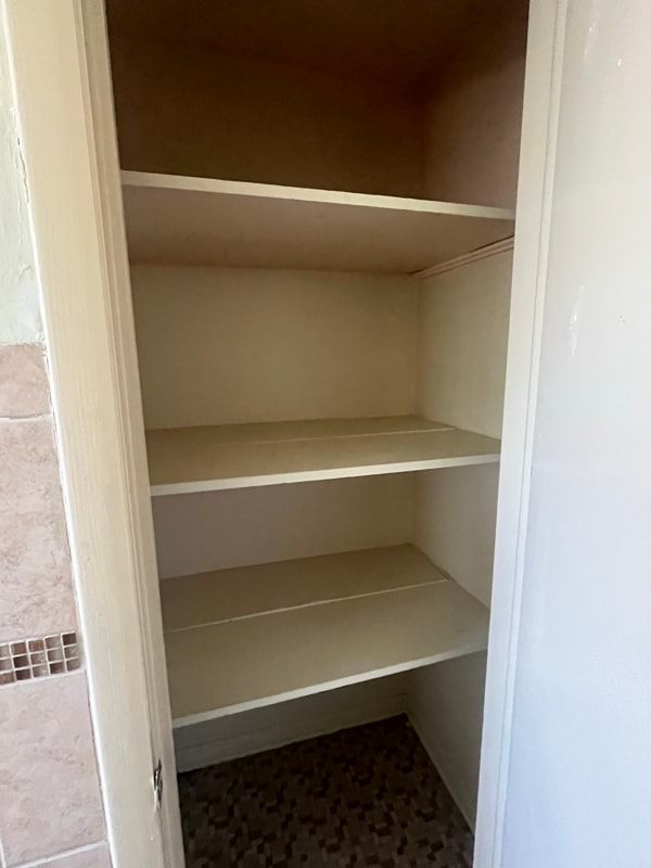 Building Photo - 2435 W 123rd St