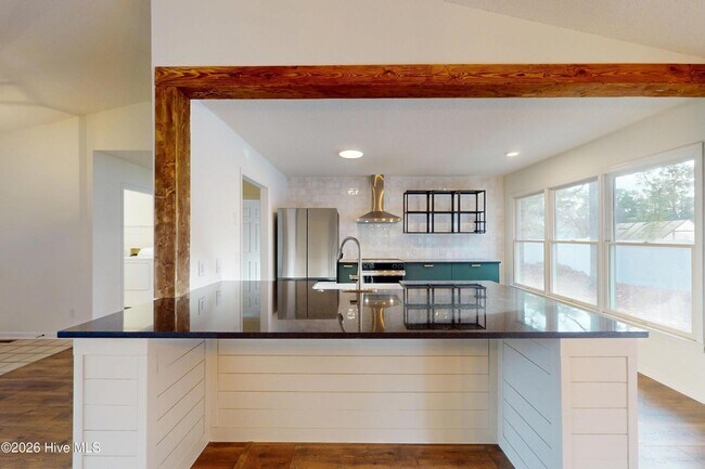 Building Photo - 1245 Monticello Dr