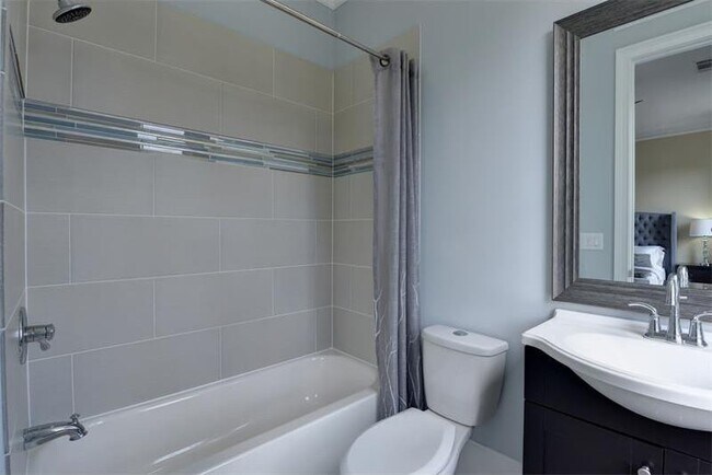 Building Photo - 342 Brownstones Cir NE