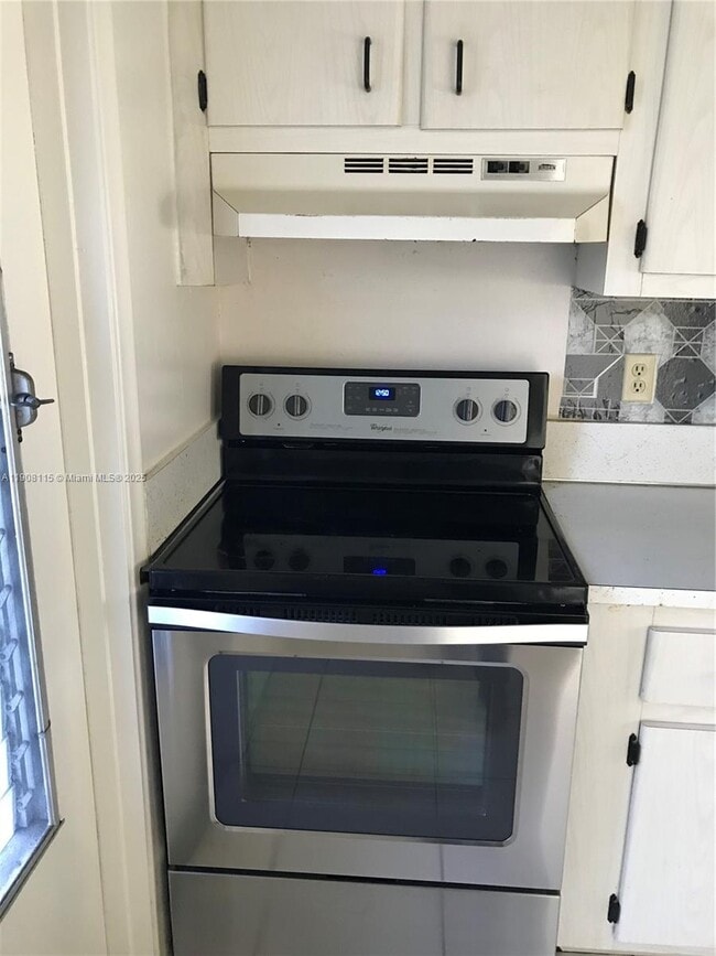 Building Photo - 4200 NW 3rd Ct