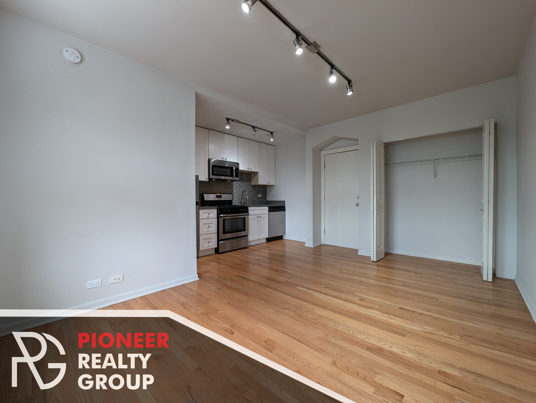 Building Photo - 2832 W Palmer St