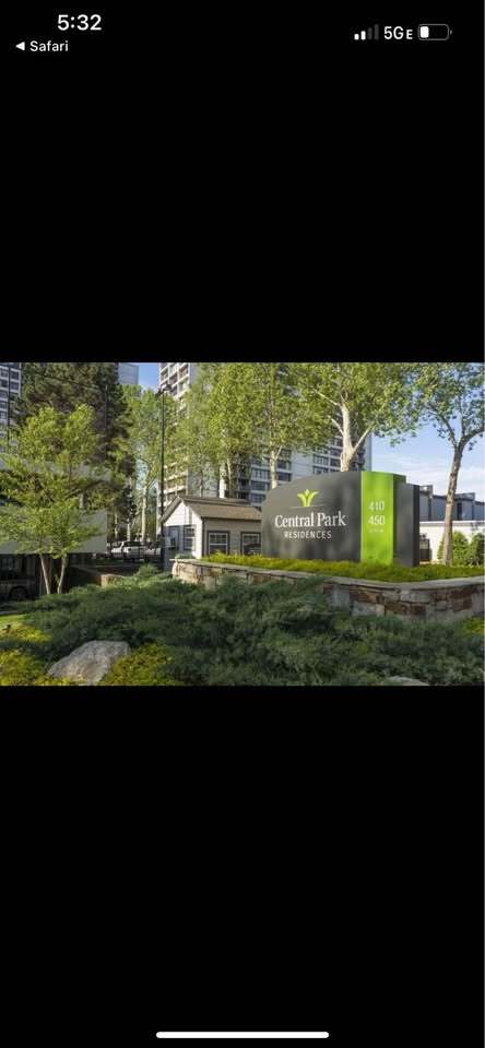 Building Photo - 410 W 7th St