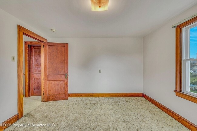 Building Photo - 443 14th Ave