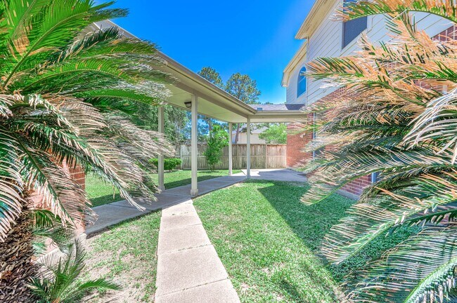 Building Photo - 7902 Feather Springs Dr