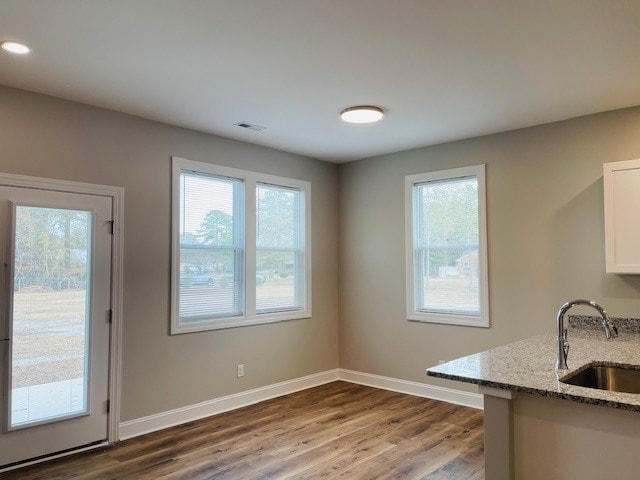 Building Photo - 2903 Newport Cir