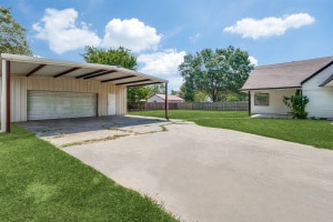 Building Photo - Recently Renovated Home!