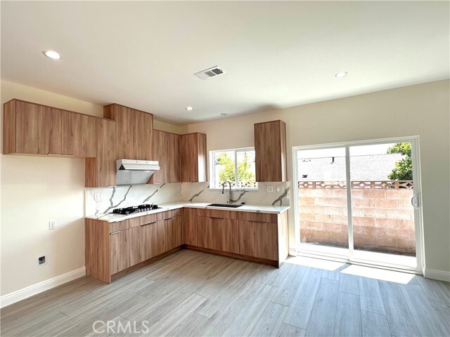 Building Photo - 8515 Hyacinth St