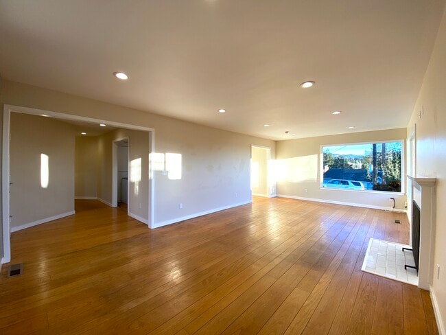 Building Photo - 7659 Stockton Ave