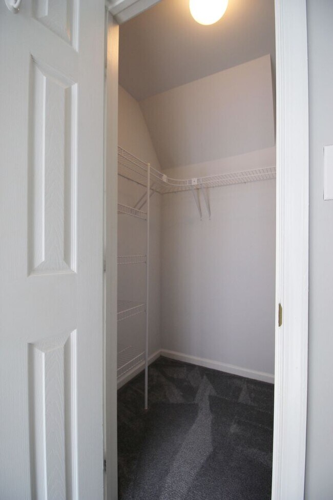 Building Photo - 2/2.5 Bath Condo in Sterling!