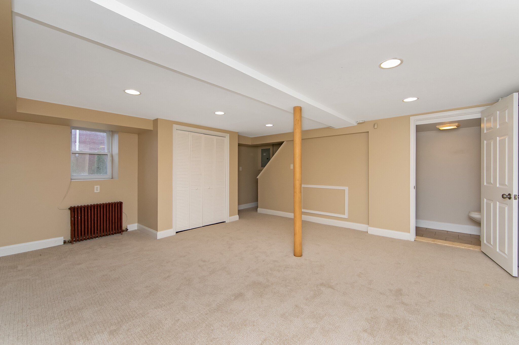 Building Photo - 204 Greenbriar Ln