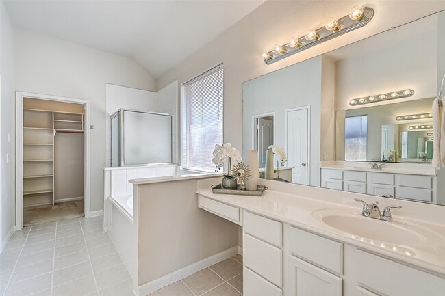 Building Photo - 16814 Tower Ridge