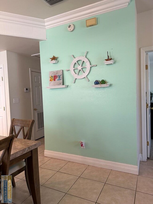 Building Photo - 111 E Polaris Dr