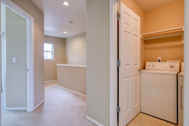 Building Photo - Spectacular 3 Bedroom, 3.5 Bathroom Townhome in Scenic Arbor Station.