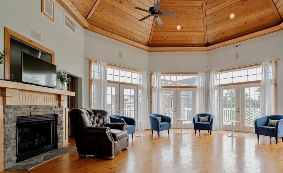 Building Photo - 149 Breezes Dr