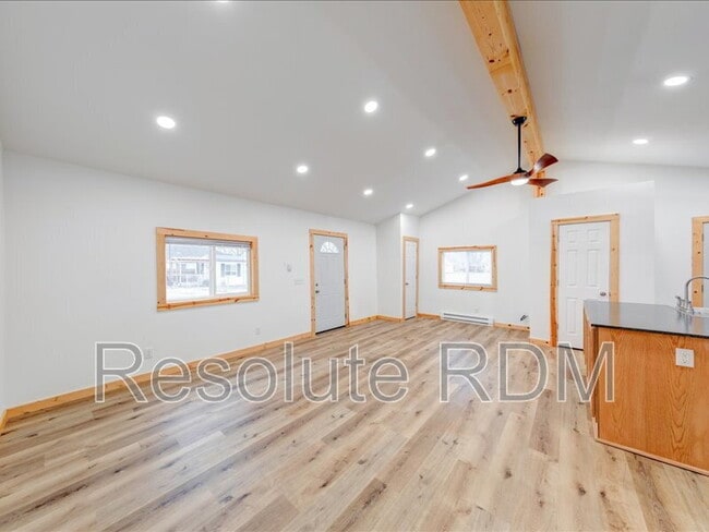 Building Photo - 1252 S Waugh St