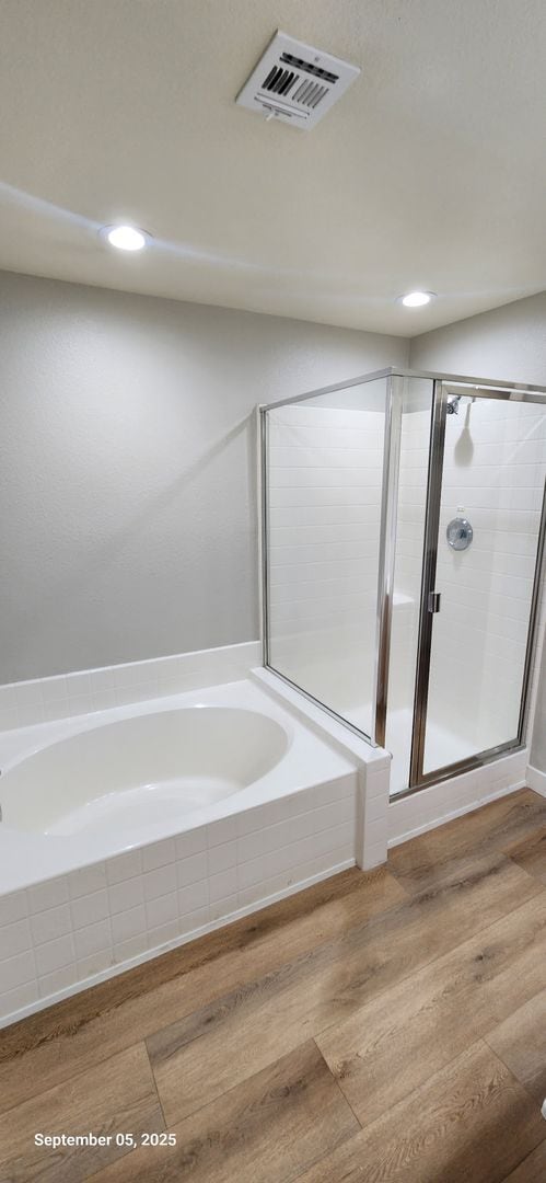 Building Photo - Spacious 4-Bedroom Home with Modern Update...