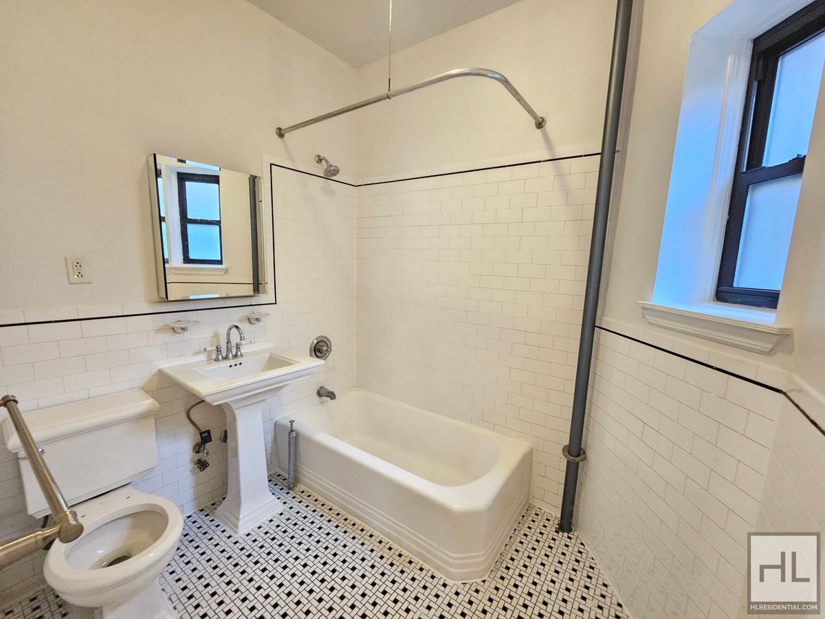 Building Photo - 2-Bedroom Apartment in Nolita | 3rd Floor,...