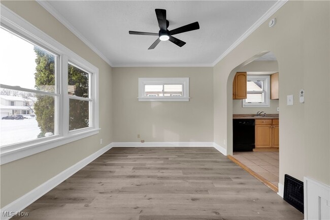 Building Photo - 239 E 214th St