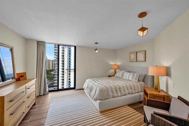 Building Photo - 19667 Turnberry Way