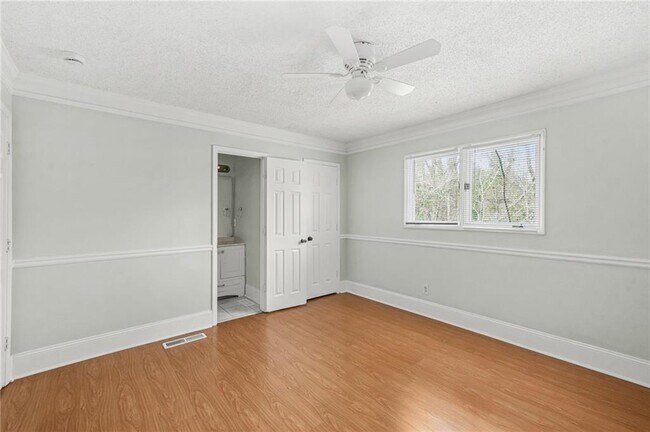 Building Photo - 140 Davis Mill Ct