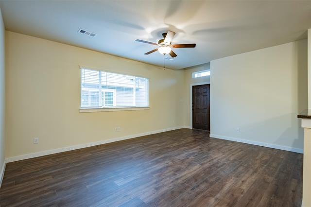 Building Photo - 637 Blackland dr