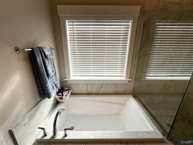 Building Photo - 414 Raleigh Elm Dr