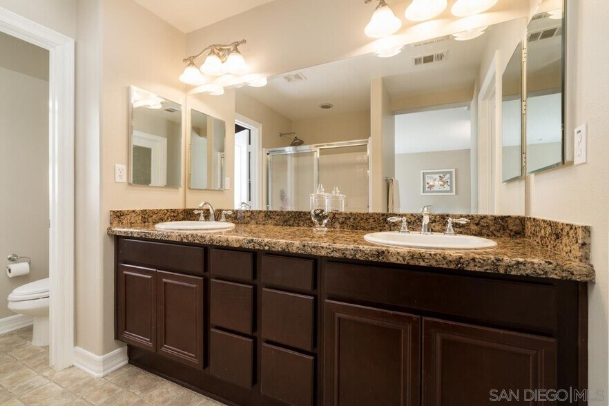 Building Photo - 10428 Duxbury Ln