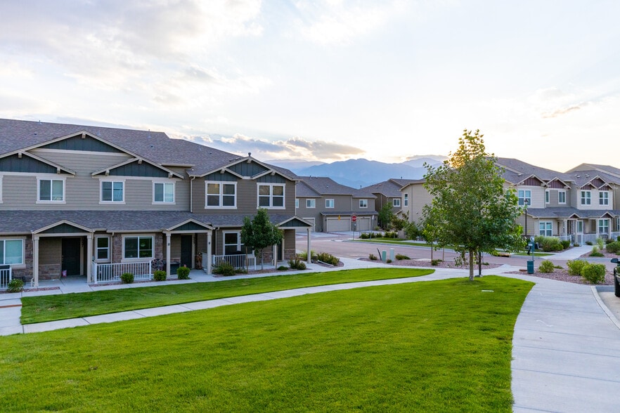 Building Photo - 2097 Birmingham Loop