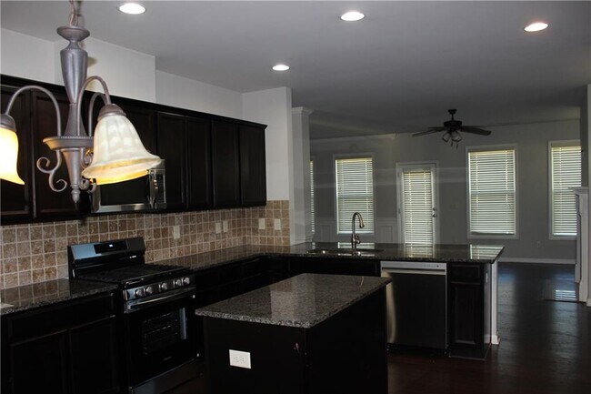 Building Photo - 4945 Ducote Trail